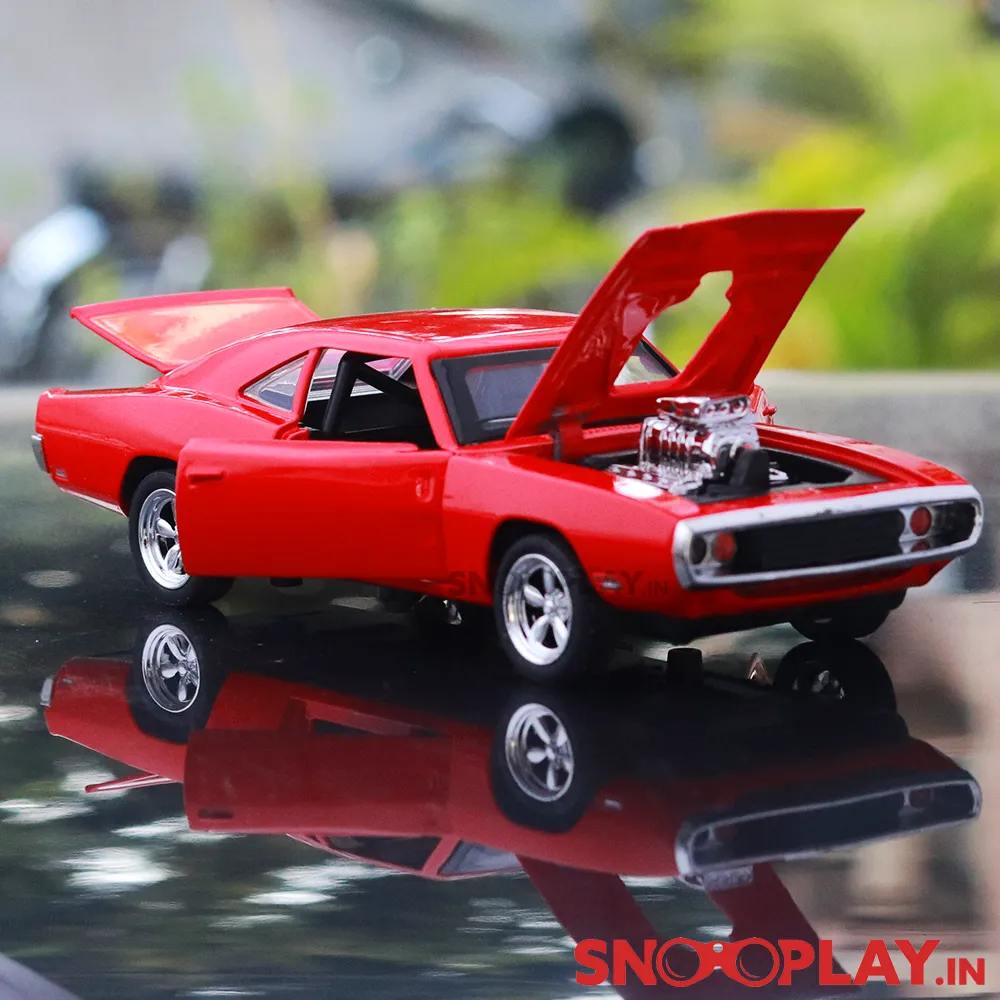 Dodge Charger RT Diecast Car Scale Model (1:32 Scale) with Lights & Sound (Assorted Colours)